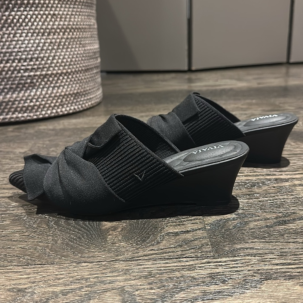 Vivaia Yaffa Wedge Black Knit Pointed Toe Comfort Mule size 37 (6.5) - Picture 7 of 11